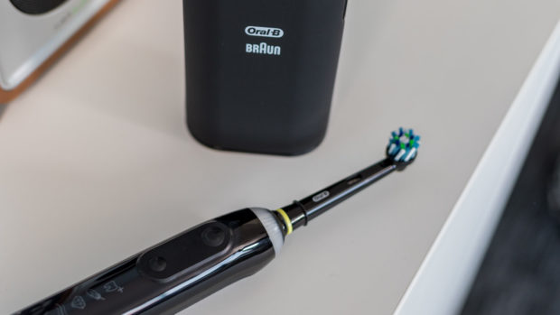 Зубная щетка Oral-B Genius X 20000N